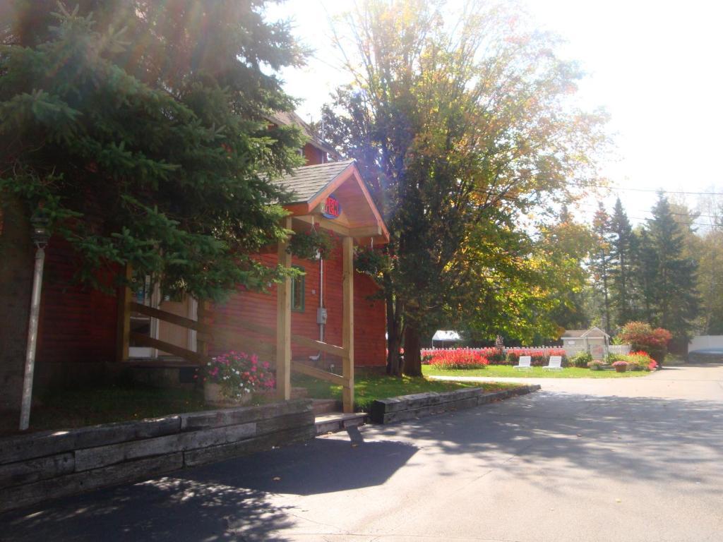 Maple Leaf Inn Lake Placid Kültér fotó